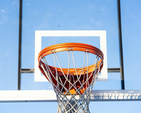 Strategies for UK Basketball Coaches to Successfully Navigate Multi-Age Team Dynamics